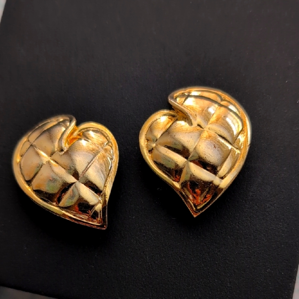 Vintage Gold Heart-Shaped Earrings‎